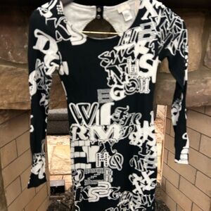 Dress Black and White Graphic Print by H&M Size 4. Beautiful, trendy, noticeable